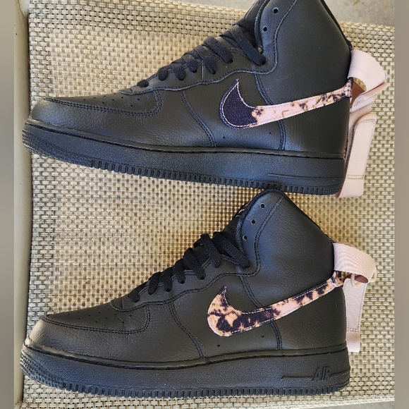 AIR FORCE 1 HIGH- SIZE 9.5- BLK/PARTICLE BEIGE- ACID WASH - Picture 2 of 12